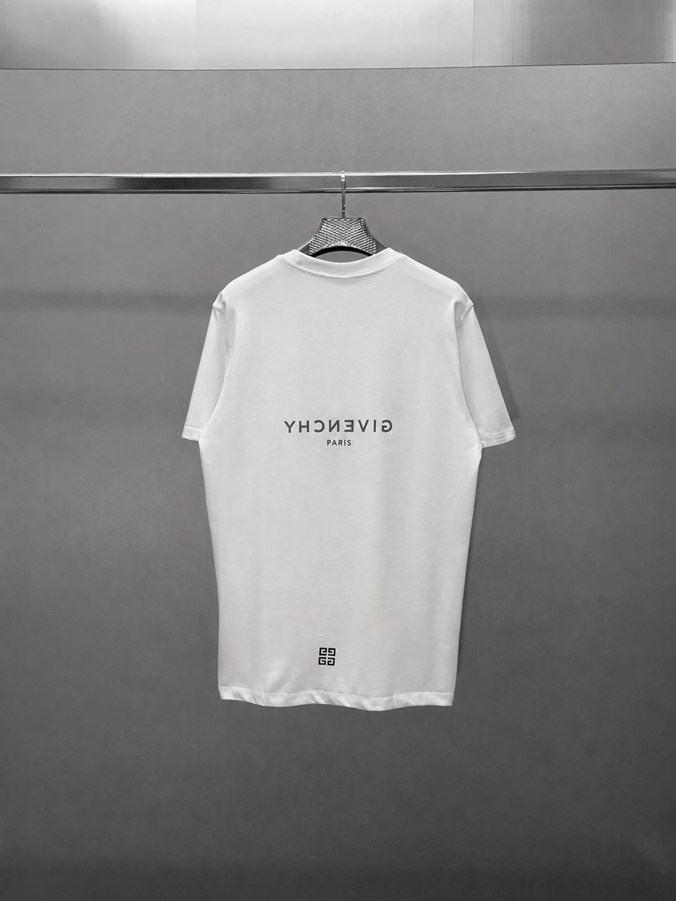 GIVENCHY