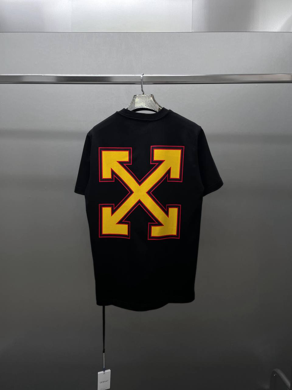 OFF WHITE