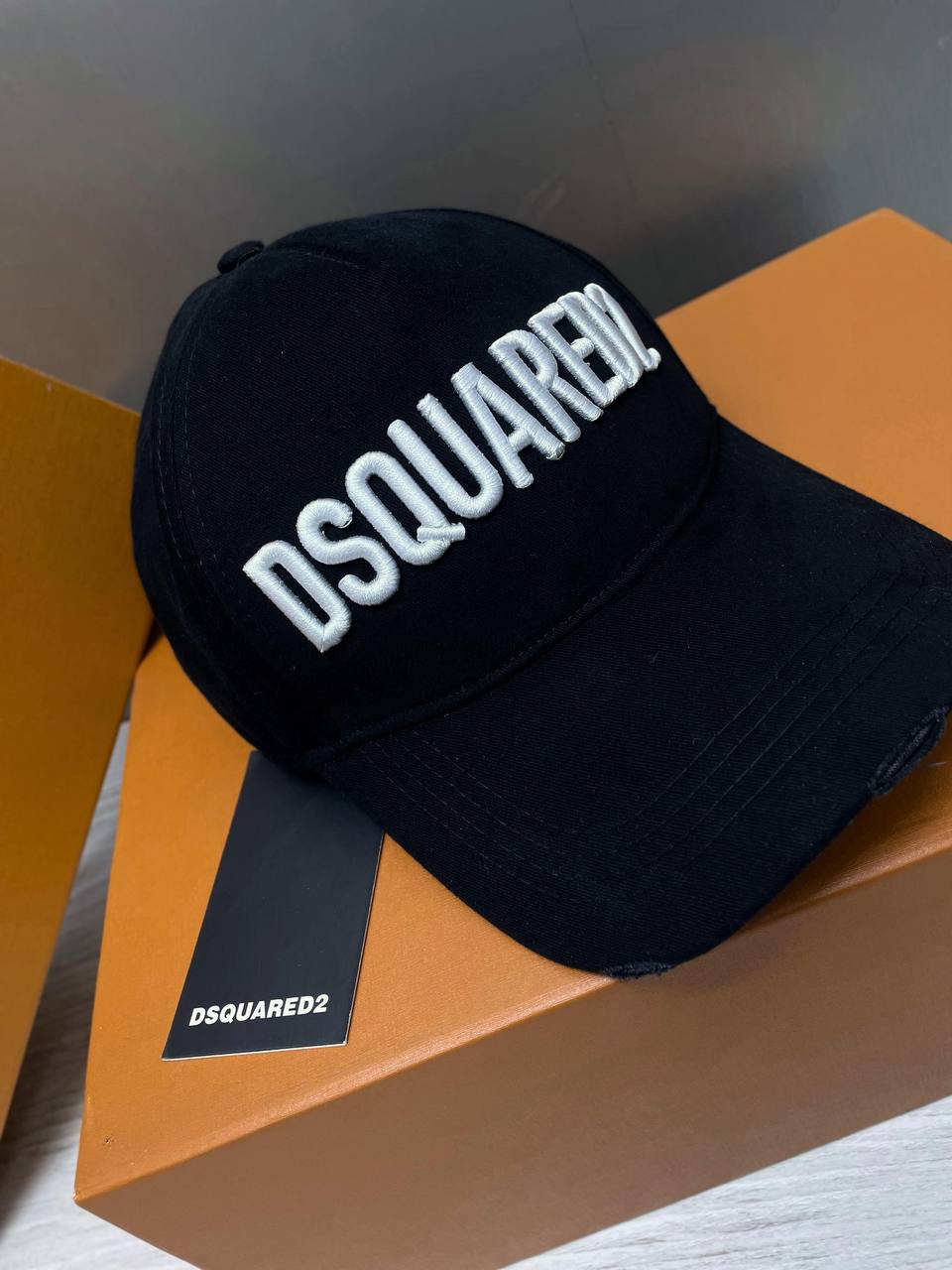 DSQUARED2